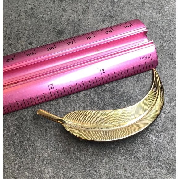 Elegant Gold-Tone Feather Brooch Pin - Picture 5 of 5